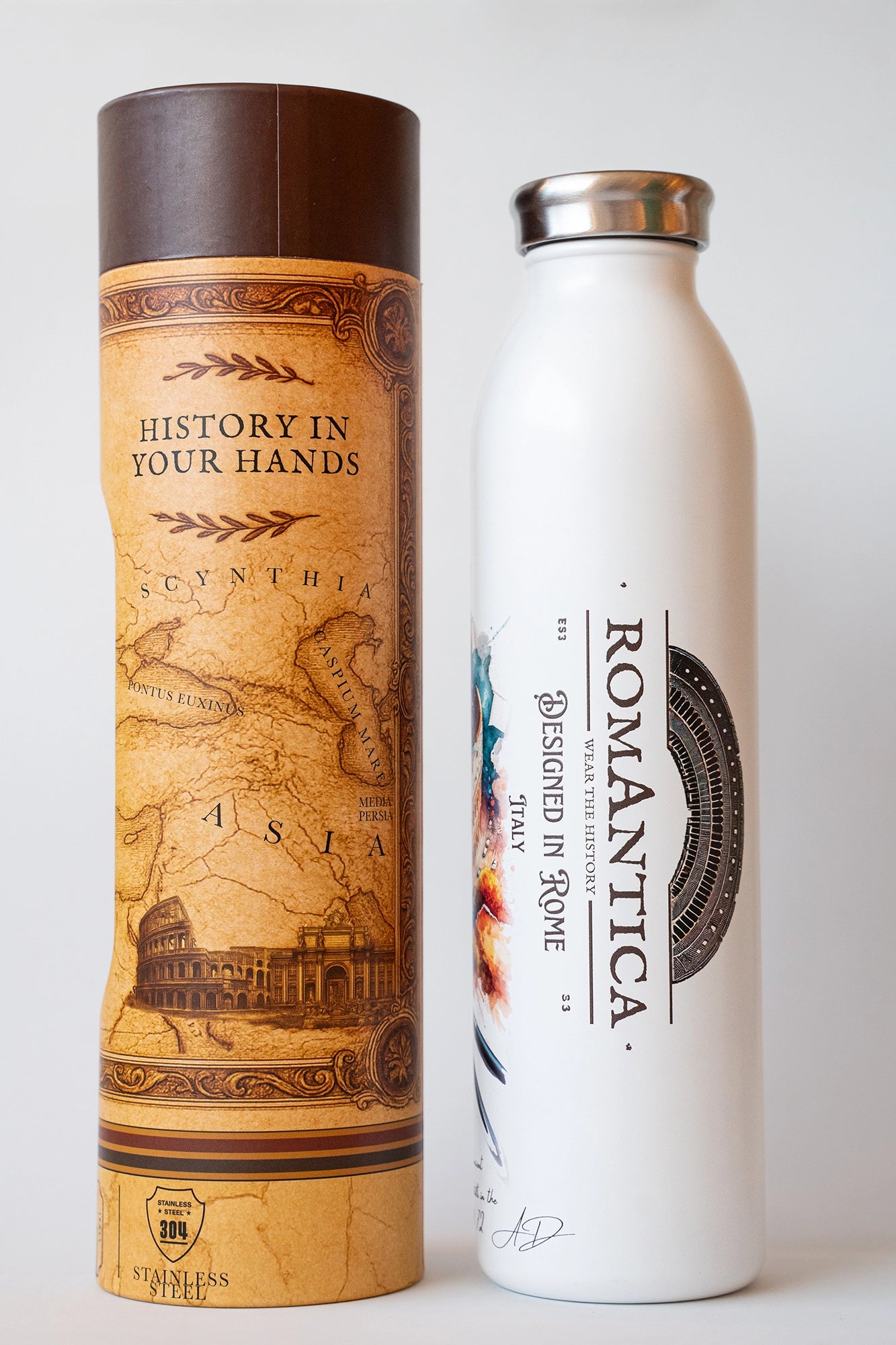 Luxury reusable thermal water bottle inspired by the Colosseum in Rome, with eco-friendly collectible packaging by RomAntica Design – perfect Italian souvenir and gift.