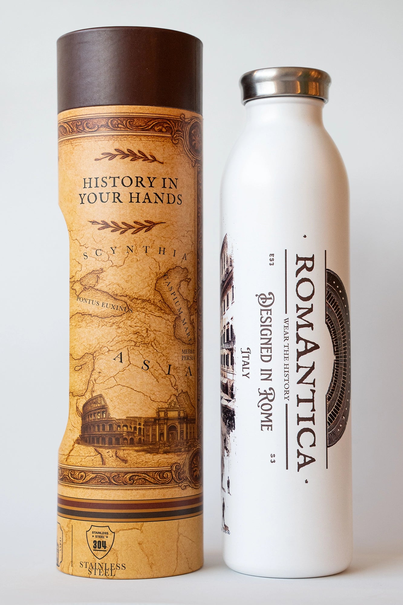 Luxury reusable thermal water bottle inspired by the Piazza Navona in Rome, with eco-friendly collectible packaging by RomAntica Design – perfect Italian souvenir and gift.