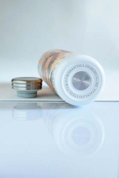 Luxury reusable thermal water bottle inspired by the Colosseo in Rome, with eco-friendly collectible packaging by RomAntica Design – perfect Italian souvenir and gift.