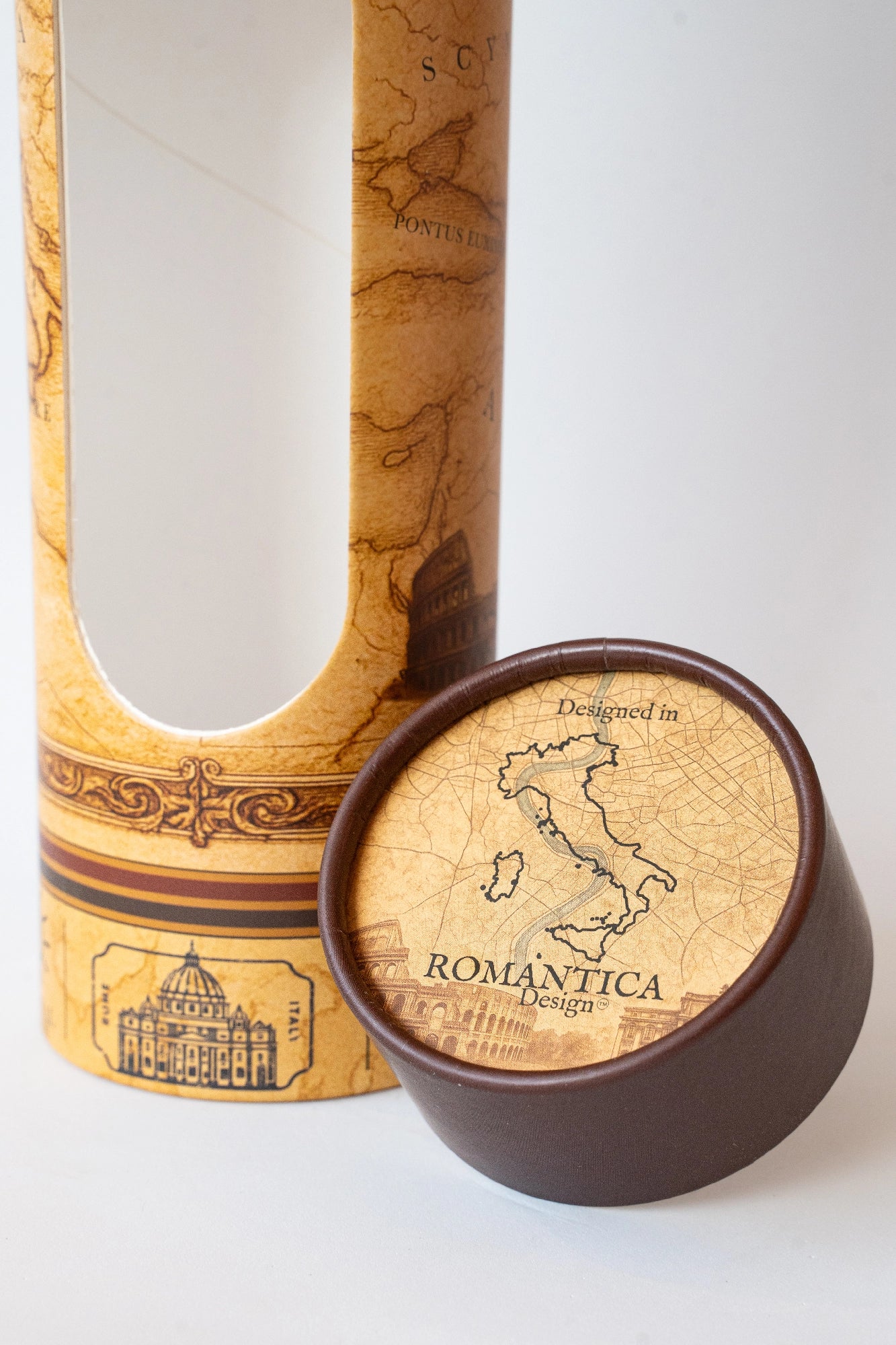 Luxury reusable thermal water bottle inspired by Trevi fountain in Rome, with eco-friendly collectible packaging by RomAntica Design – perfect Italian souvenir and gift.