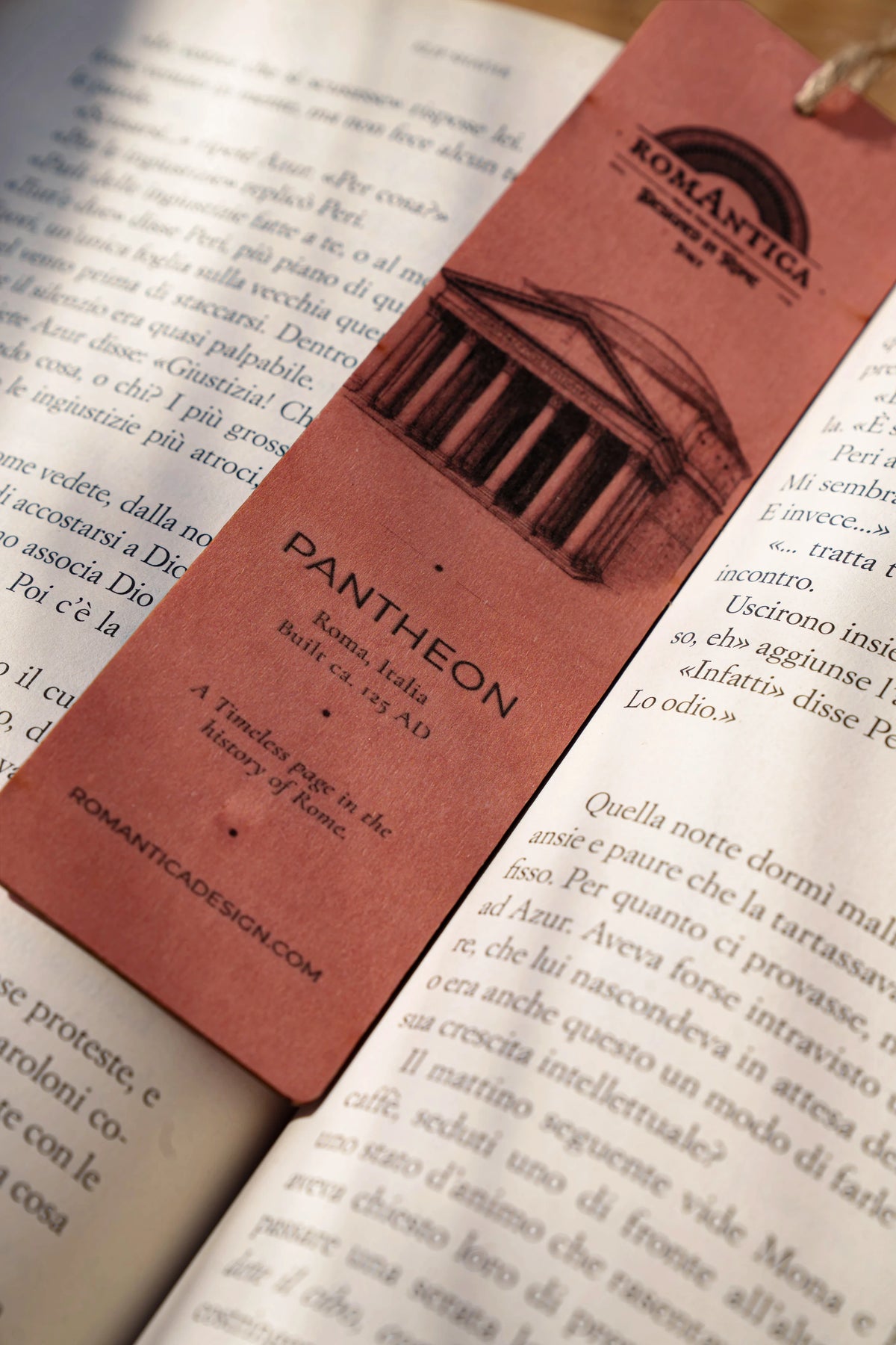 RomAntica Design wood bookmark Pantheon illustration — natural wood Rome souvenir